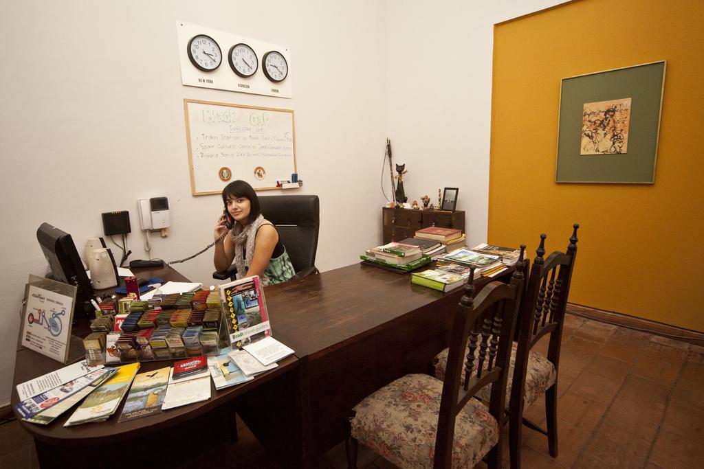 Black Cat Hostel อะซุนซิออง ภายนอก รูปภาพ