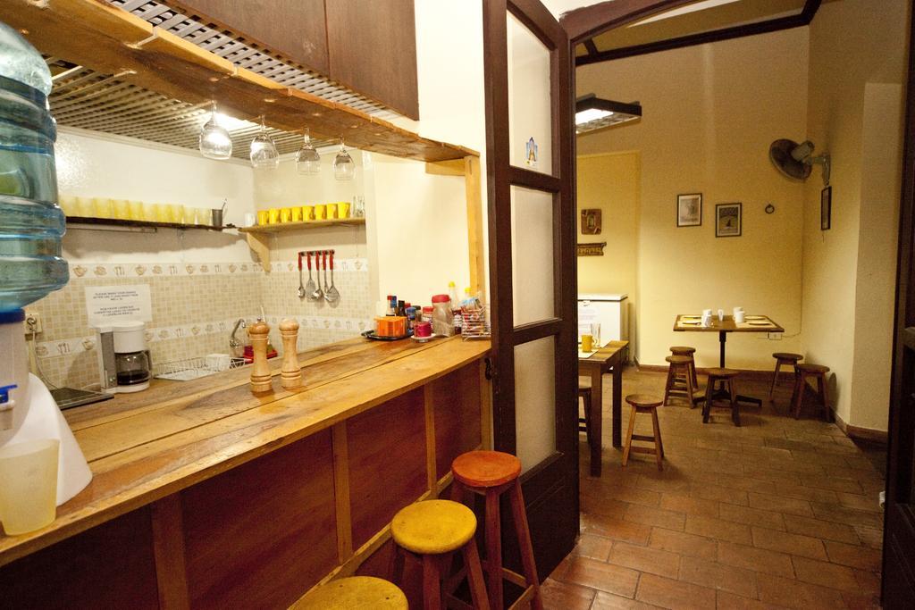 Black Cat Hostel อะซุนซิออง ภายนอก รูปภาพ