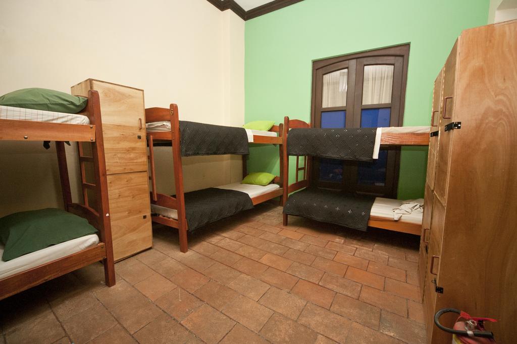 Black Cat Hostel อะซุนซิออง ภายนอก รูปภาพ