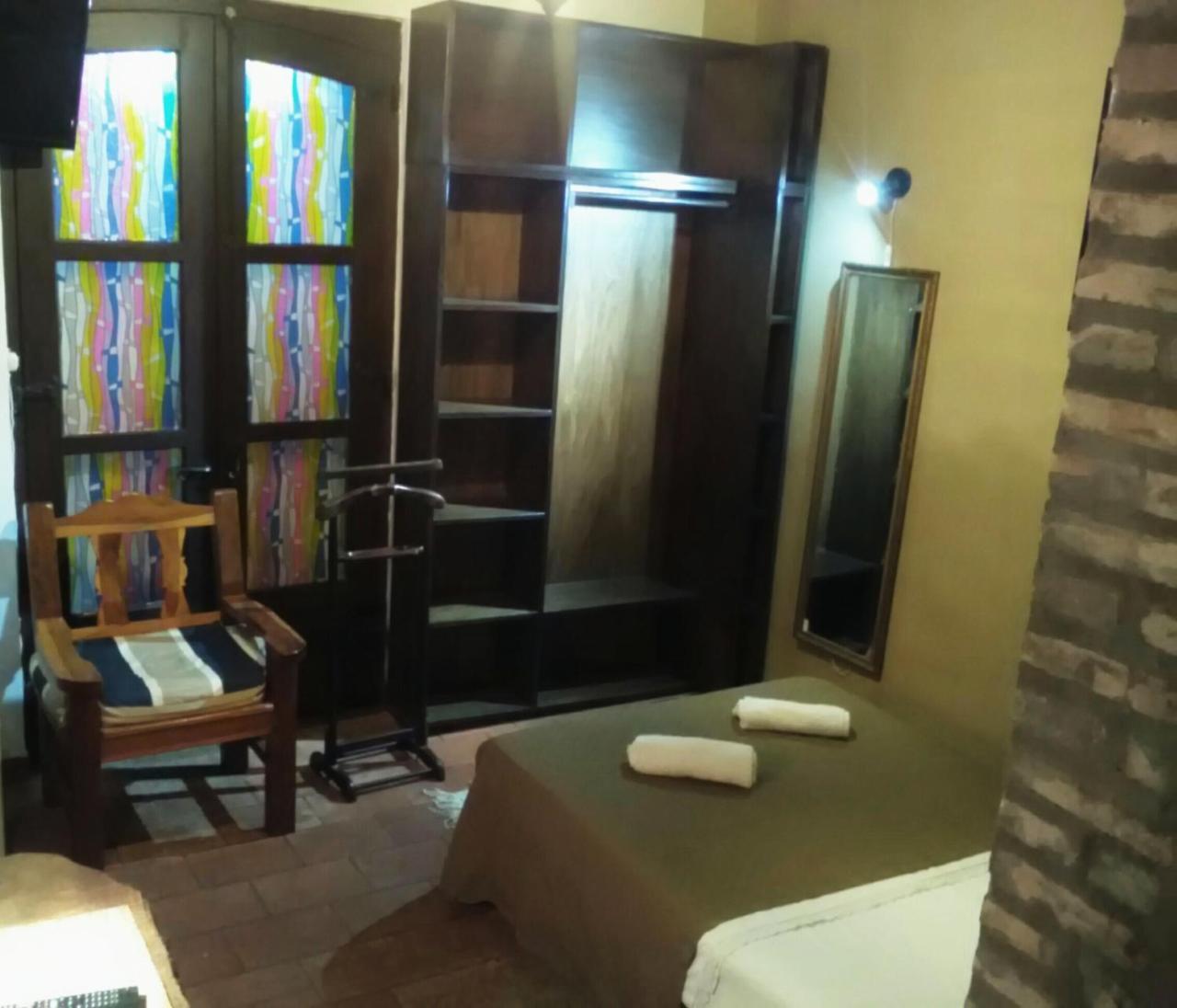 Black Cat Hostel อะซุนซิออง ภายนอก รูปภาพ