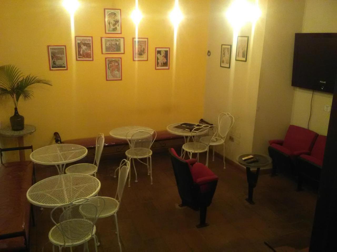 Black Cat Hostel อะซุนซิออง ภายนอก รูปภาพ